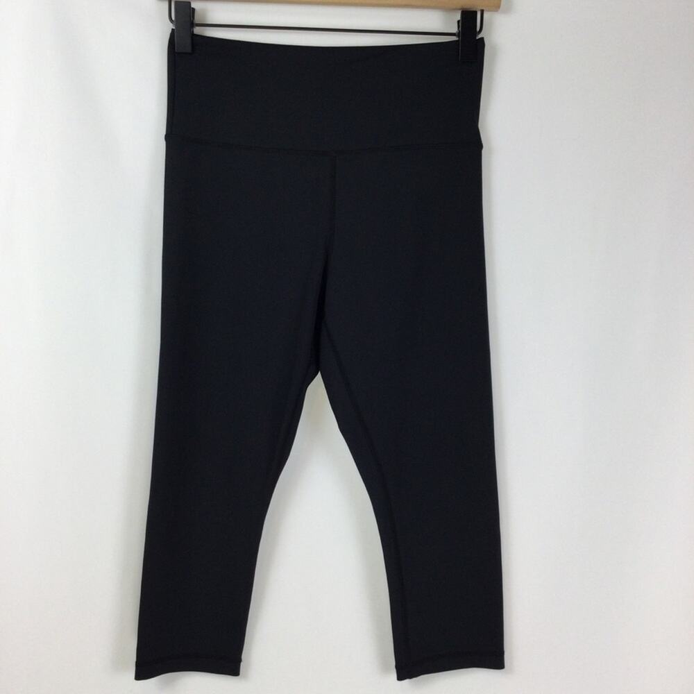 Zyia Black Cropped Leggings, size 4